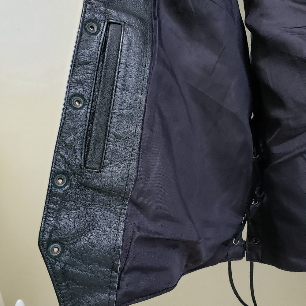 Vintage Leather Vest with laced sides - Picture 4 of 7
